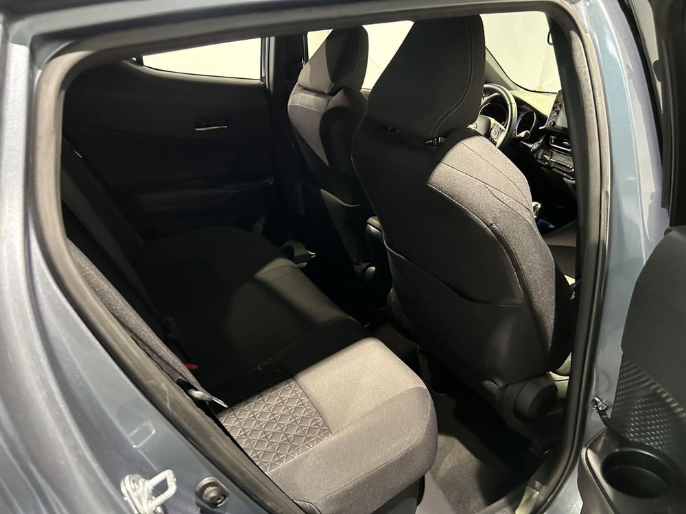 Toyota Toyota C-HR usata a Milano (8)