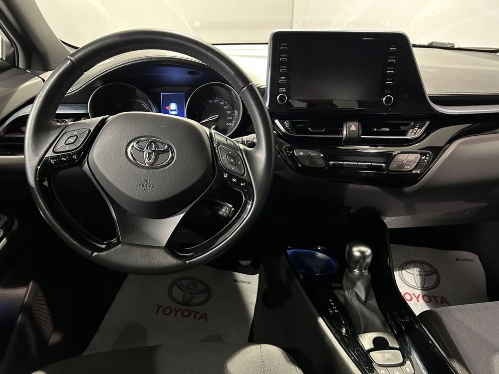 Toyota Toyota C-HR usata a Milano (9)