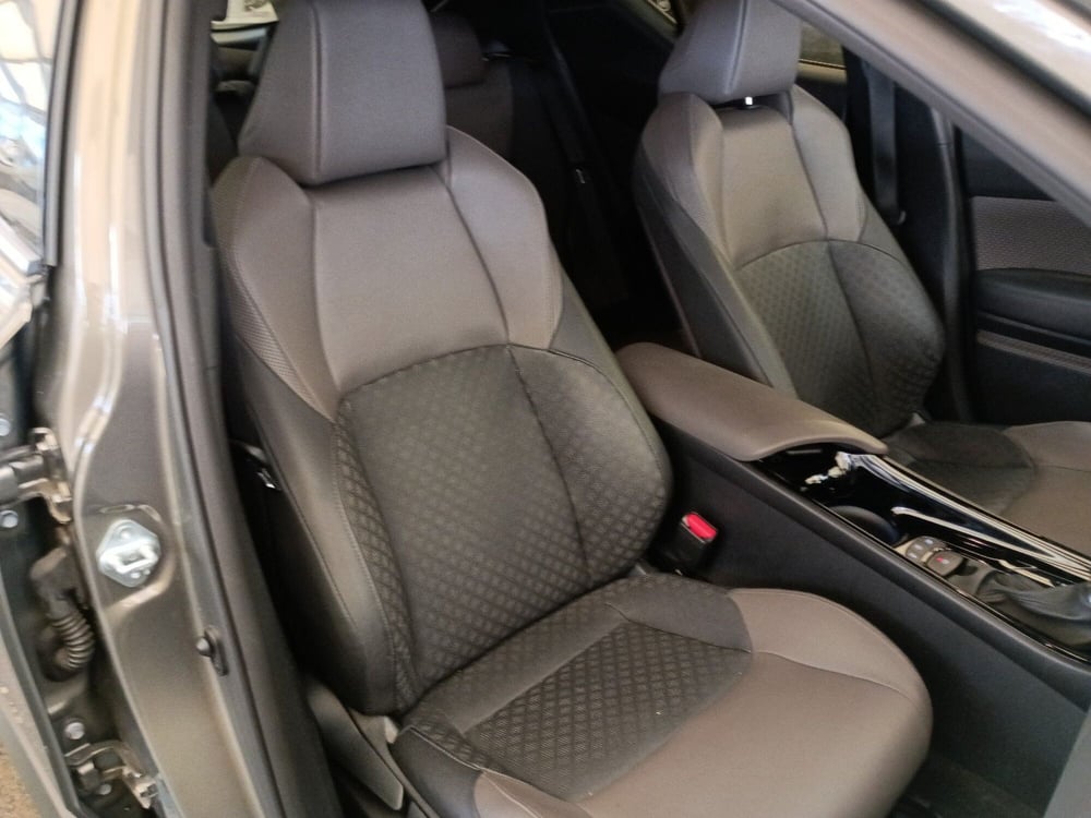 Toyota Toyota C-HR usata a Milano (7)