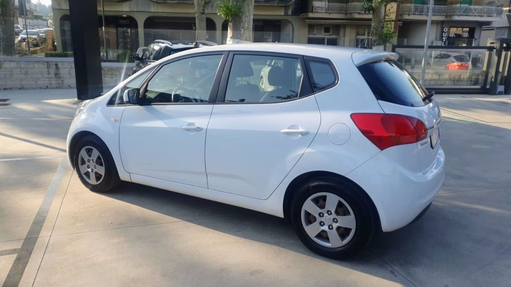 Kia Venga usata a Napoli (8)