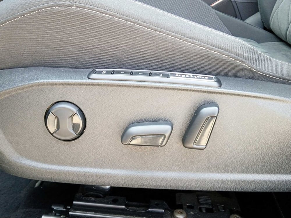 Volkswagen Golf Variant usata a Livorno (15)