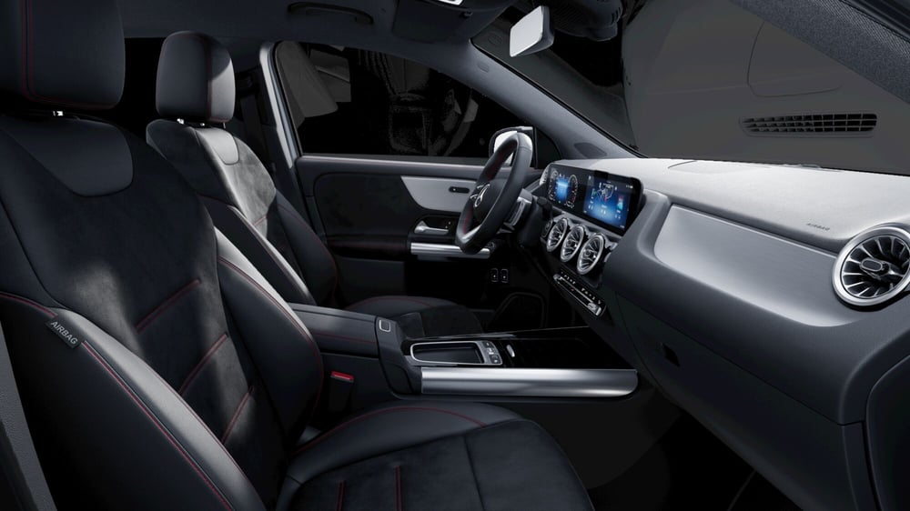 Mercedes-Benz GLA SUV nuova a Milano (6)
