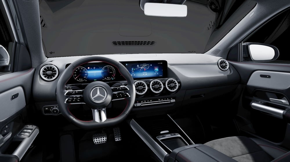 Mercedes-Benz GLA SUV nuova a Milano (7)