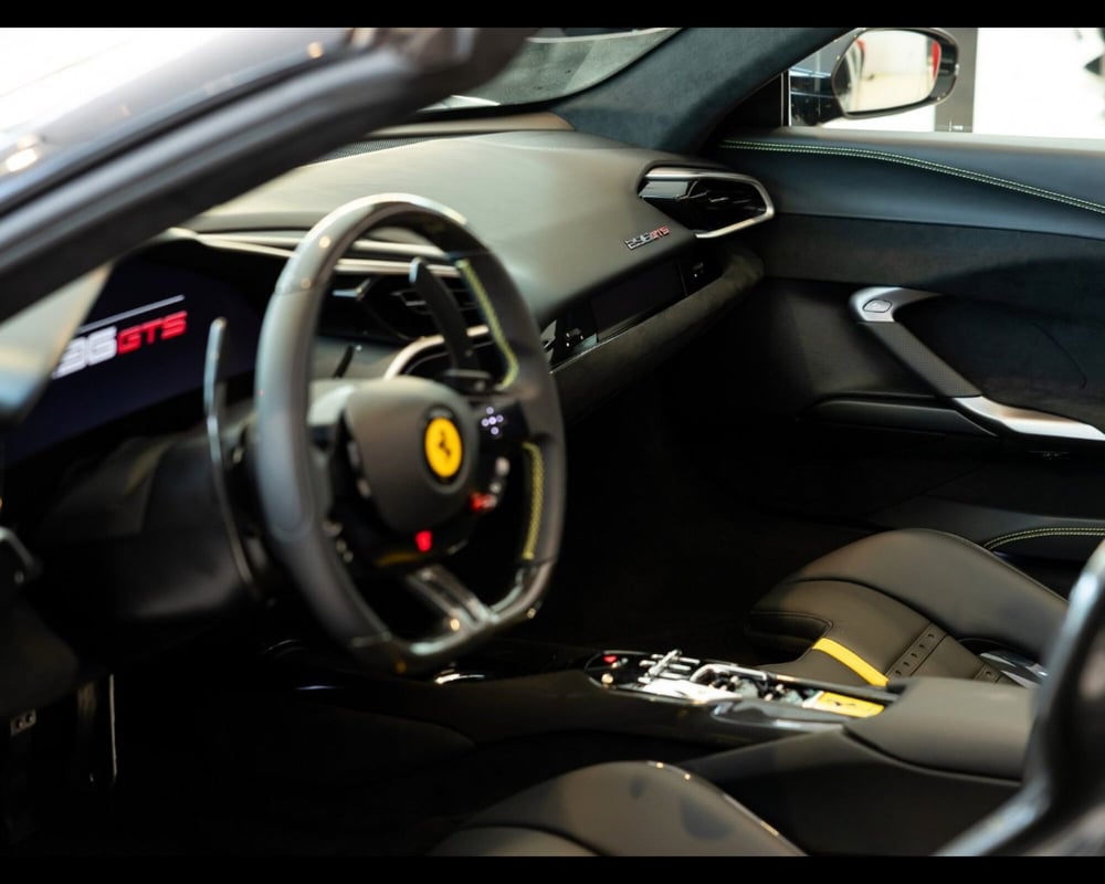 Ferrari 296 Spider usata a Padova (5)