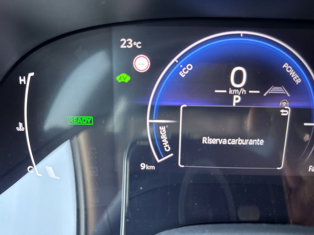 Toyota Yaris Cross nuova a Ferrara (15)