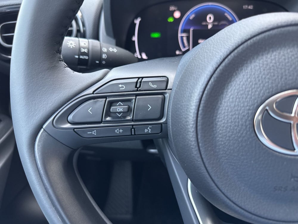 Toyota Yaris Cross nuova a Ferrara (16)