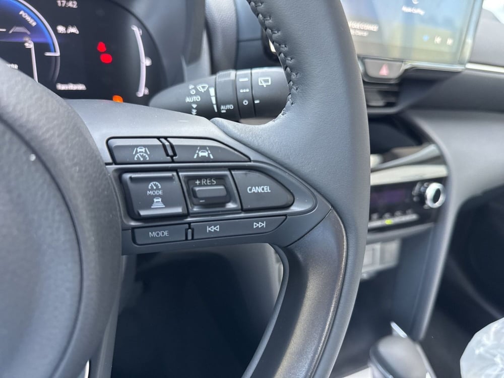 Toyota Yaris Cross nuova a Ferrara (17)