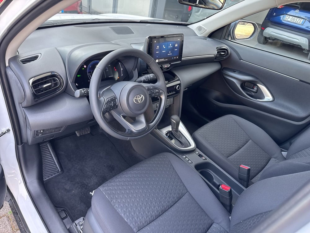 Toyota Yaris Cross nuova a Ferrara (18)