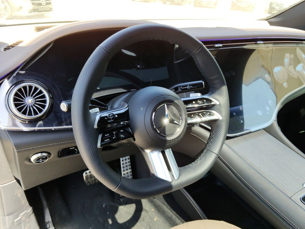 Mercedes-Benz EQE SUV nuova a Pescara (12)