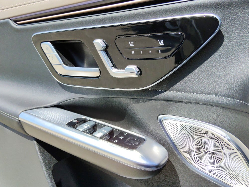 Mercedes-Benz EQE SUV nuova a Pescara (9)