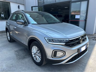 Volkswagen T-Roc 2.0 tdi Life 115cv del 2023 usata a Pratola Serra