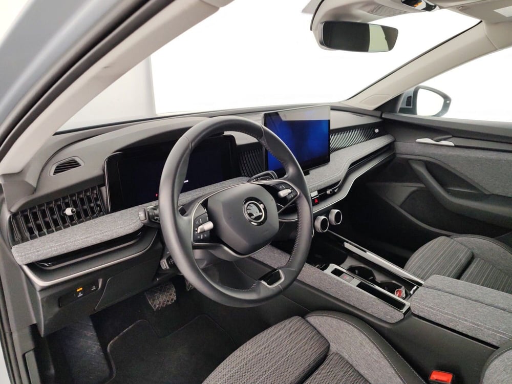 Skoda Superb usata a Massa-Carrara (8)