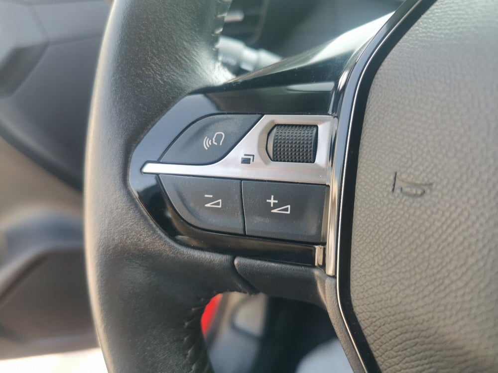Peugeot 208 usata a Taranto (13)