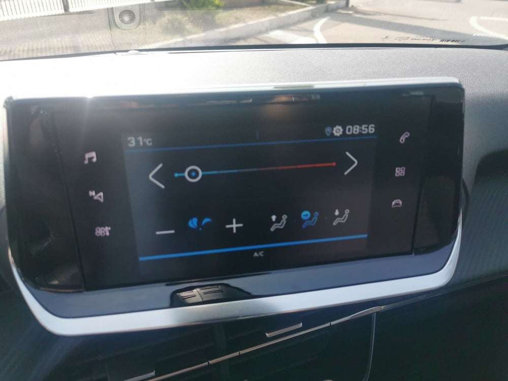 Peugeot 208 usata a Taranto (15)
