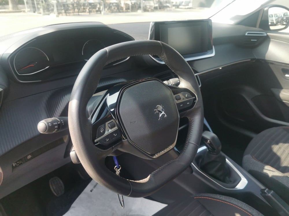 Peugeot 208 usata a Taranto (8)