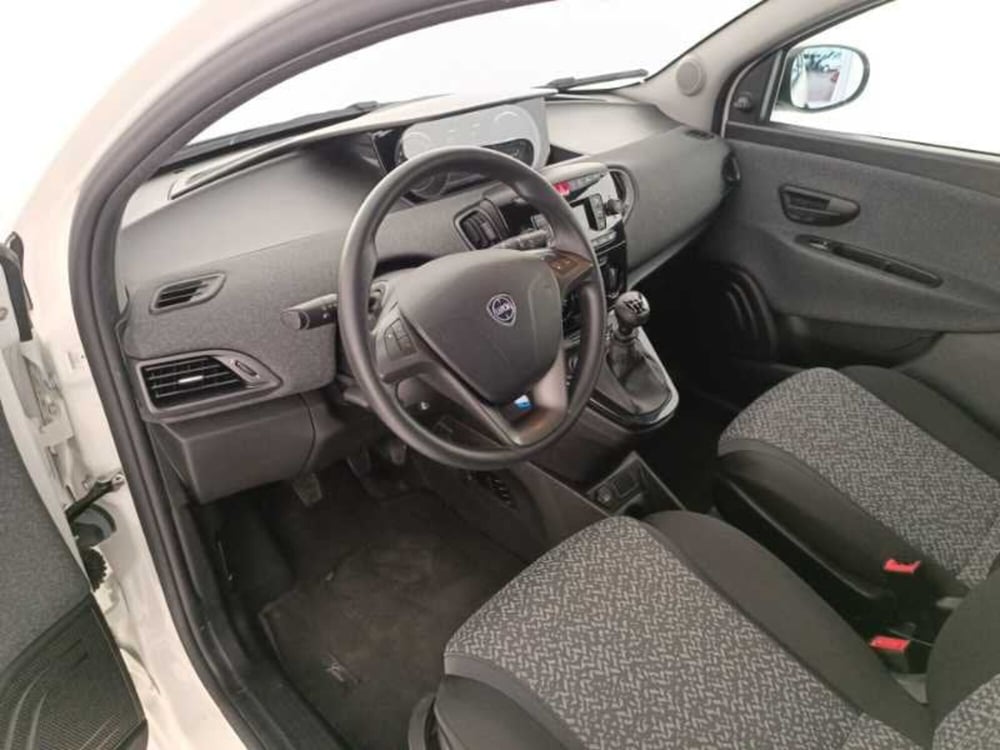 Lancia Ypsilon usata a Treviso (10)