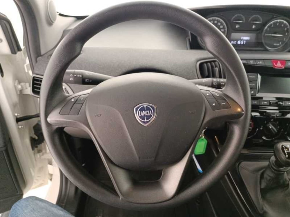 Lancia Ypsilon usata a Treviso (13)