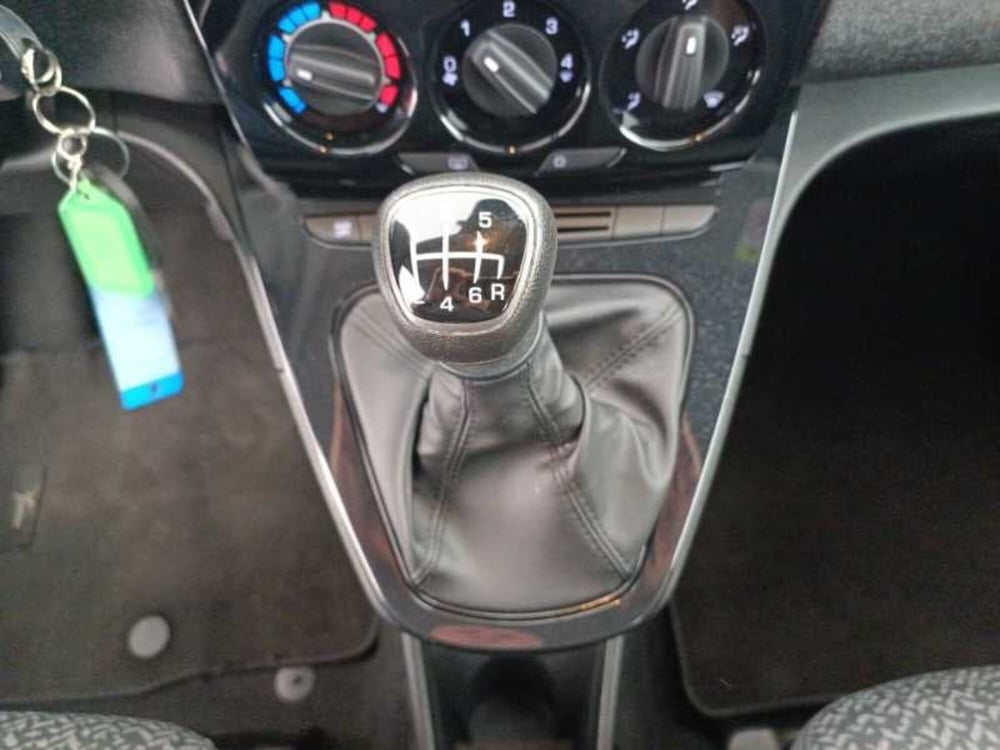 Lancia Ypsilon usata a Treviso (17)
