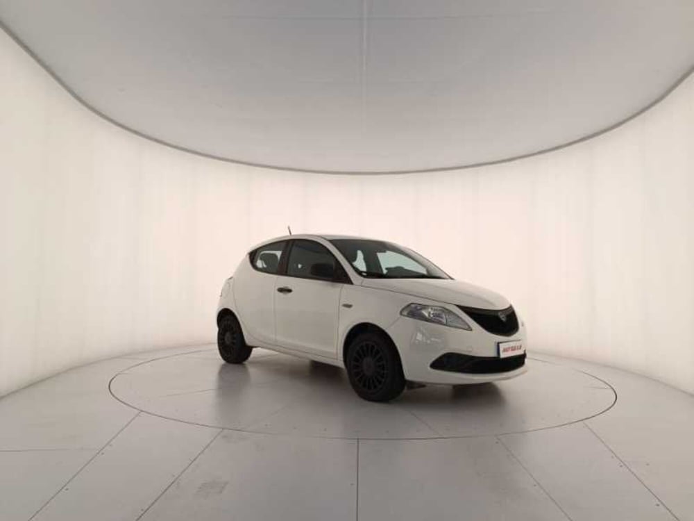 Lancia Ypsilon usata a Treviso (3)