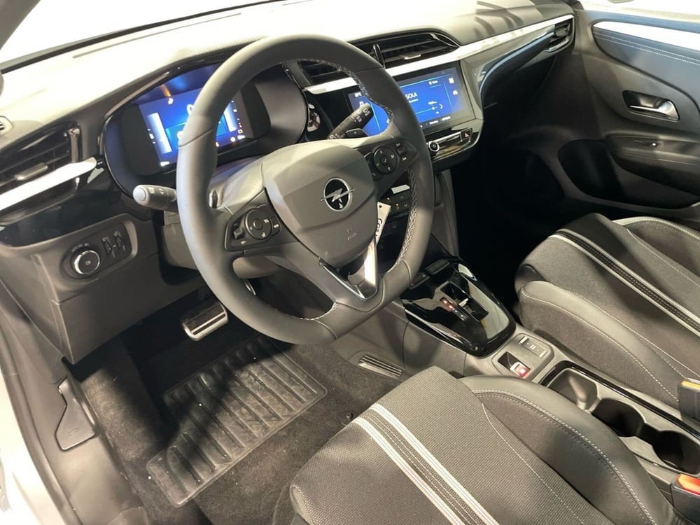 Opel Corsa nuova a Salerno (9)