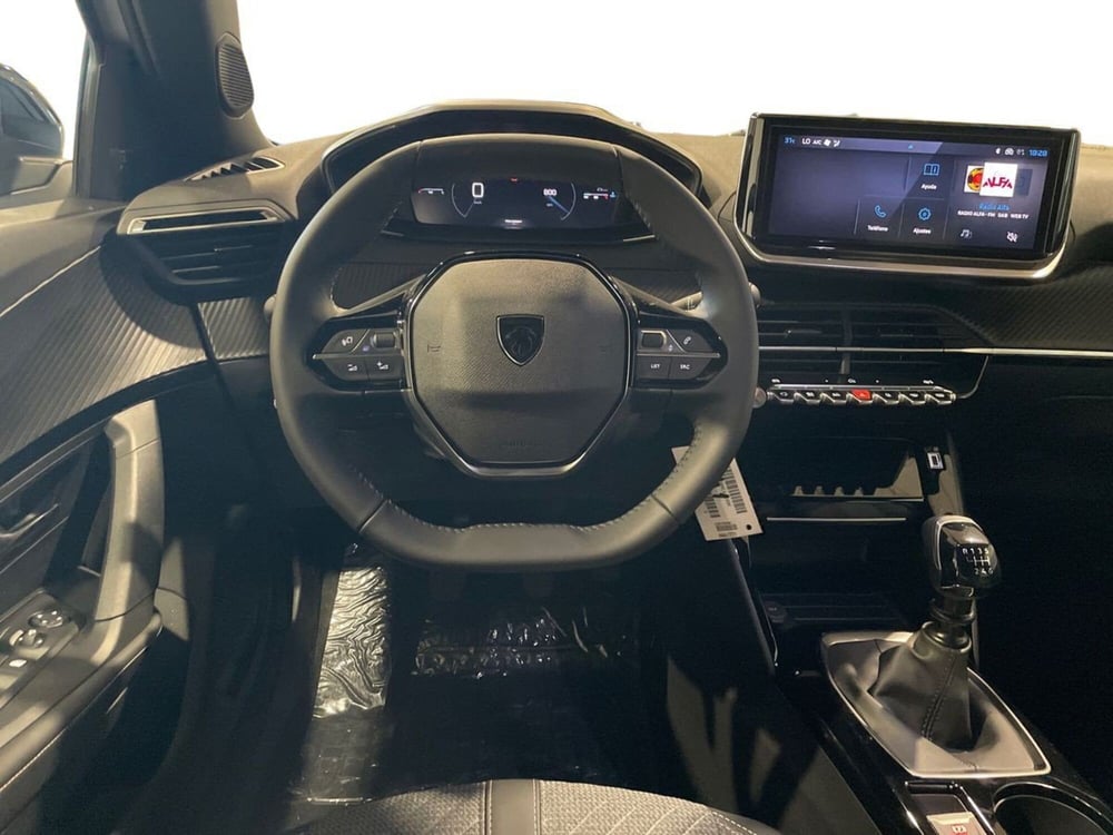 Peugeot 2008 nuova a Salerno (10)