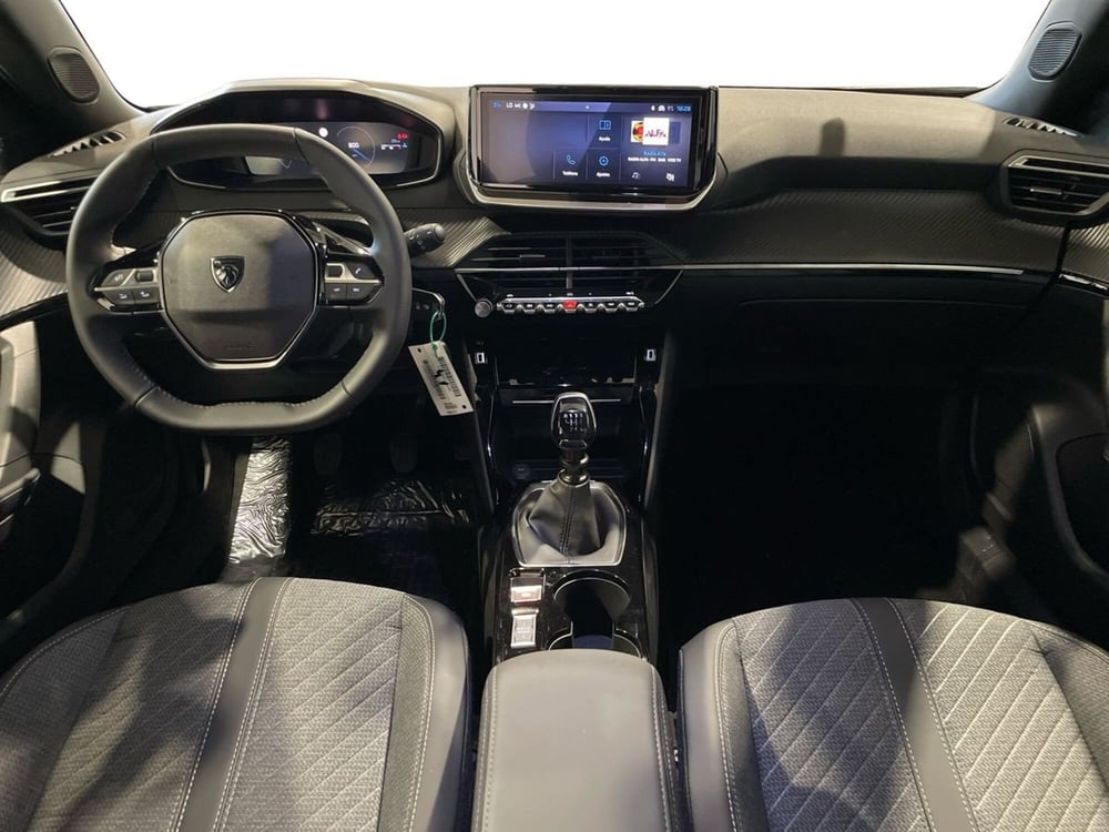 Peugeot 2008 nuova a Salerno (11)