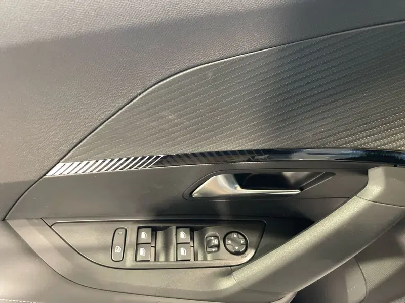 Peugeot 2008 nuova a Salerno (13)