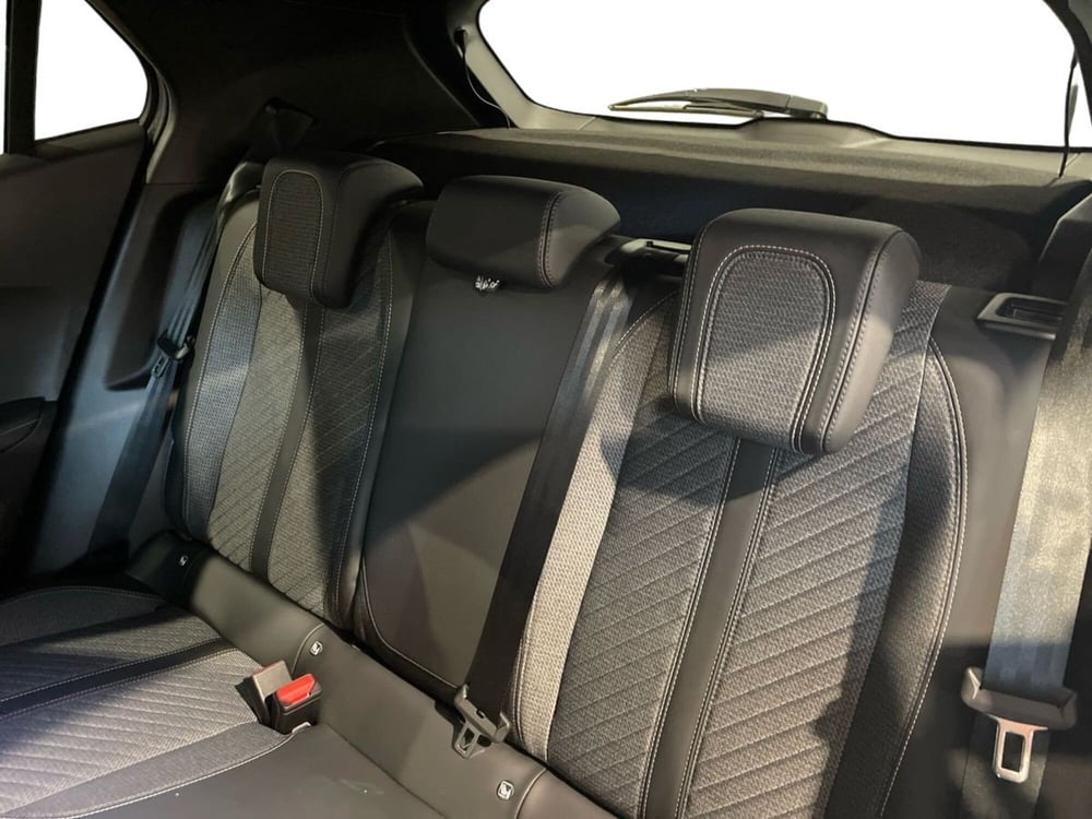 Peugeot 2008 nuova a Salerno (14)