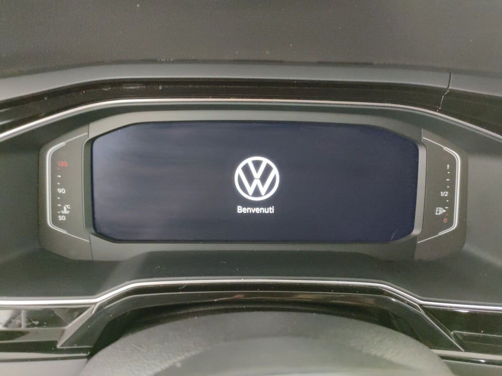 Volkswagen Taigo usata a Napoli (11)