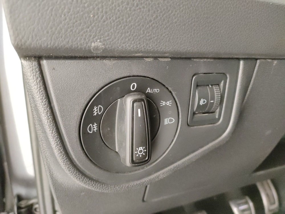 Volkswagen Taigo usata a Napoli (17)