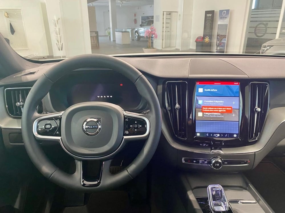 Volvo XC60 nuova a Vercelli (14)