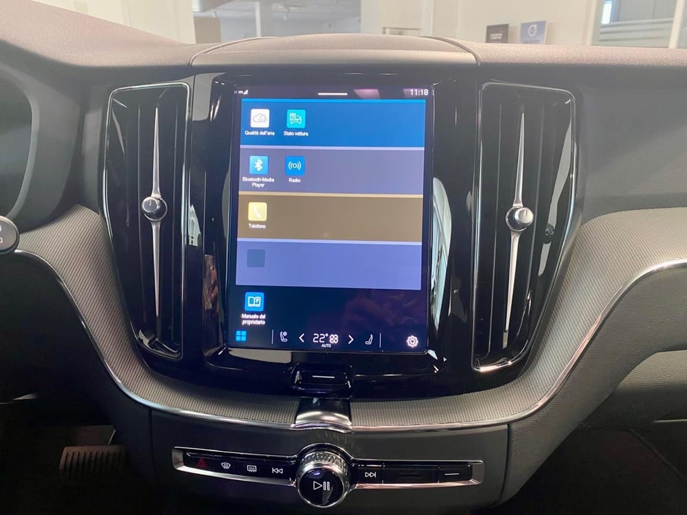 Volvo XC60 nuova a Vercelli (20)
