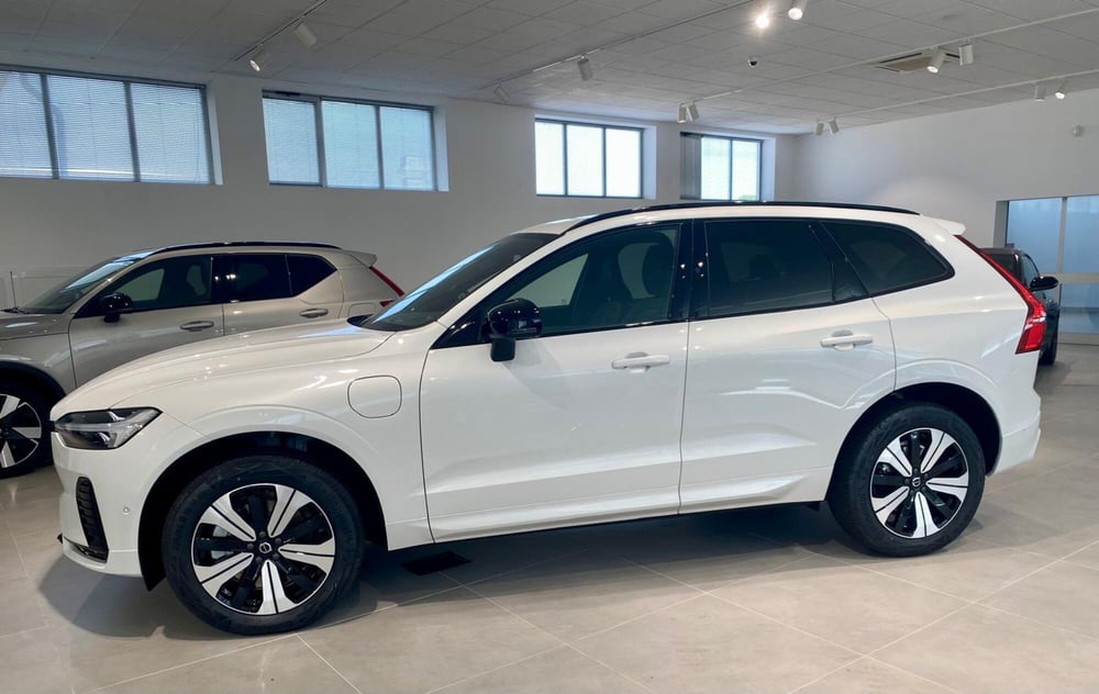 Volvo XC60 nuova a Vercelli (5)