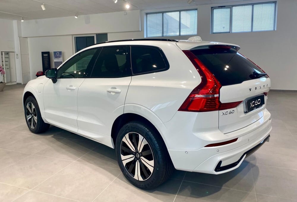 Volvo XC60 nuova a Vercelli (6)