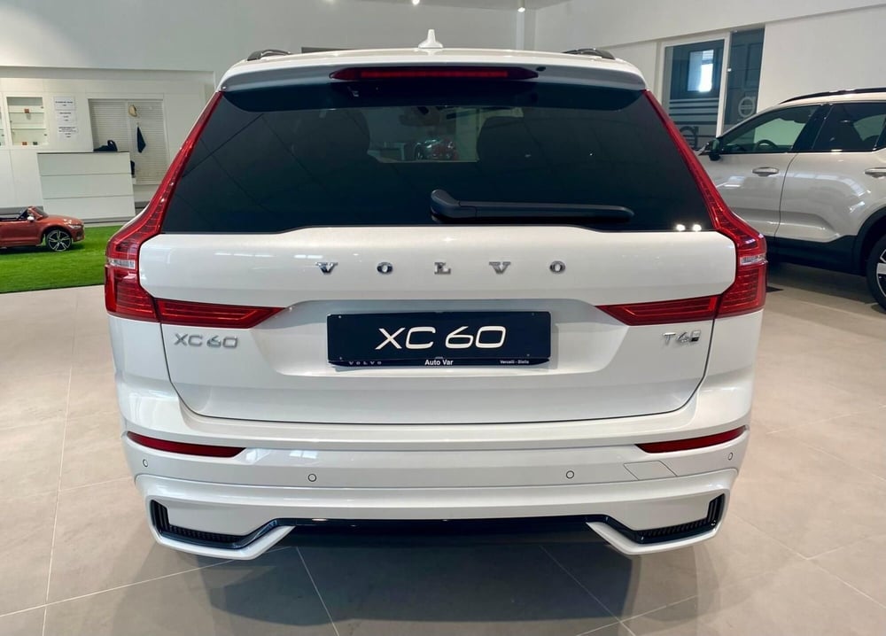 Volvo XC60 nuova a Vercelli (7)