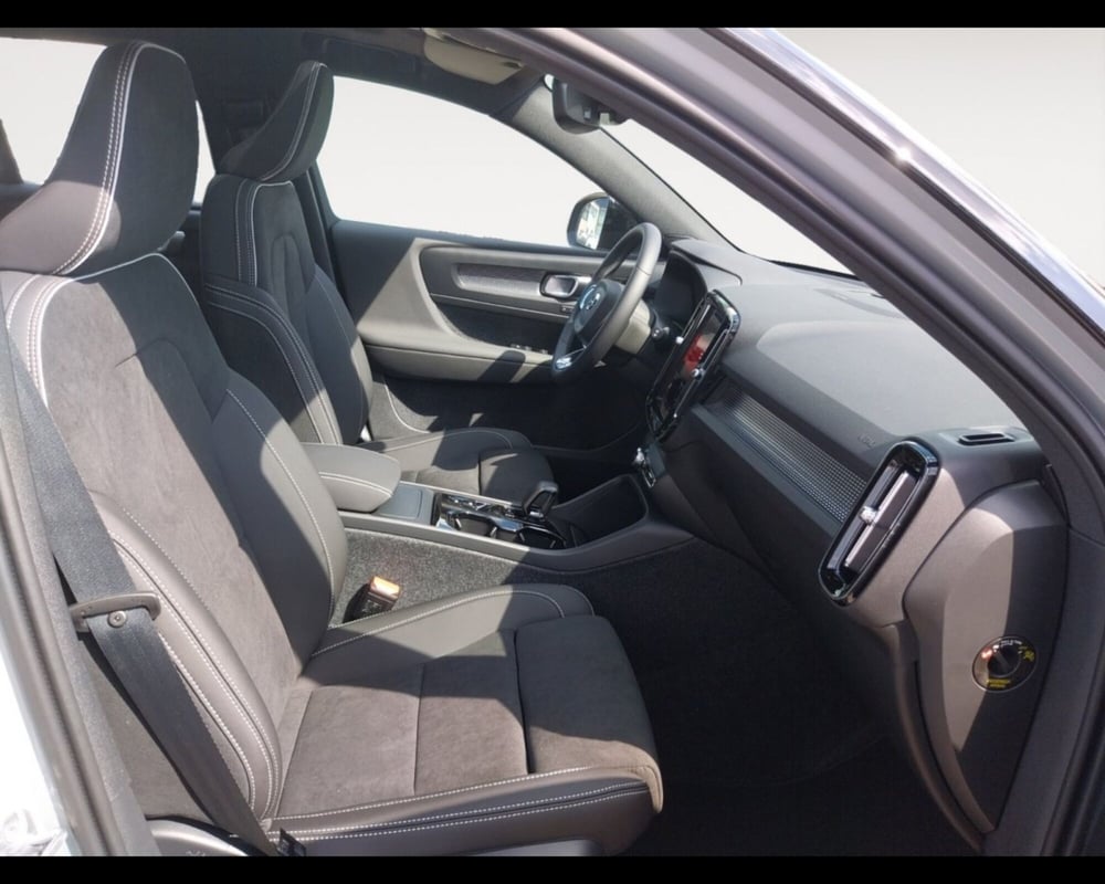 Volvo XC40 nuova a Bologna (14)