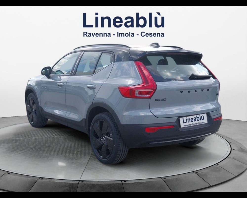 Volvo XC40 nuova a Bologna (3)