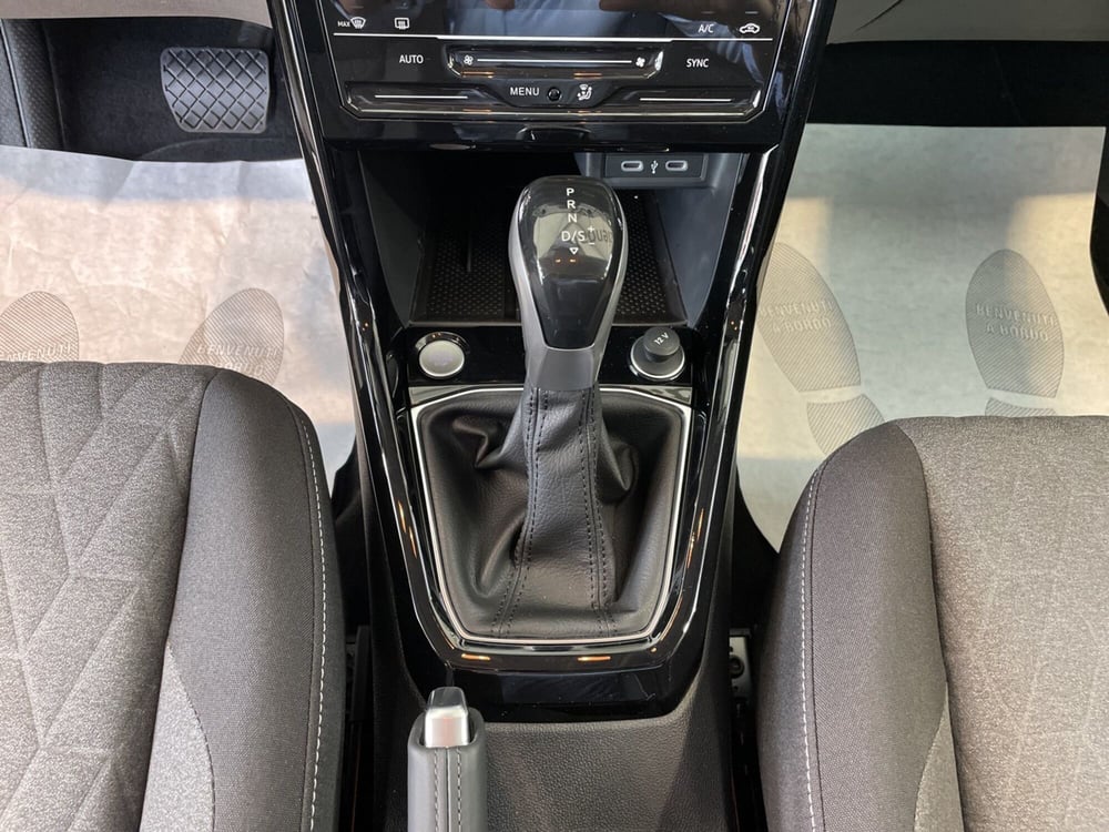 Volkswagen T-Cross nuova a Varese (12)