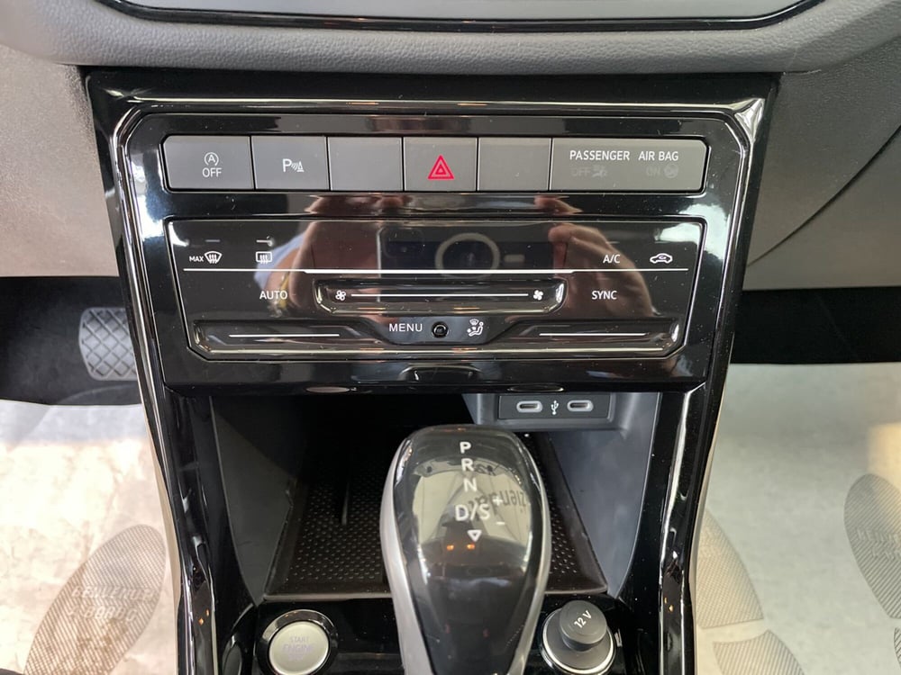 Volkswagen T-Cross nuova a Varese (13)
