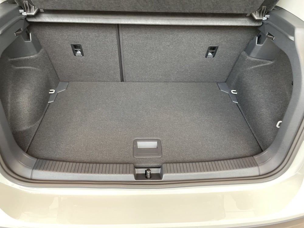 Volkswagen T-Cross nuova a Varese (14)