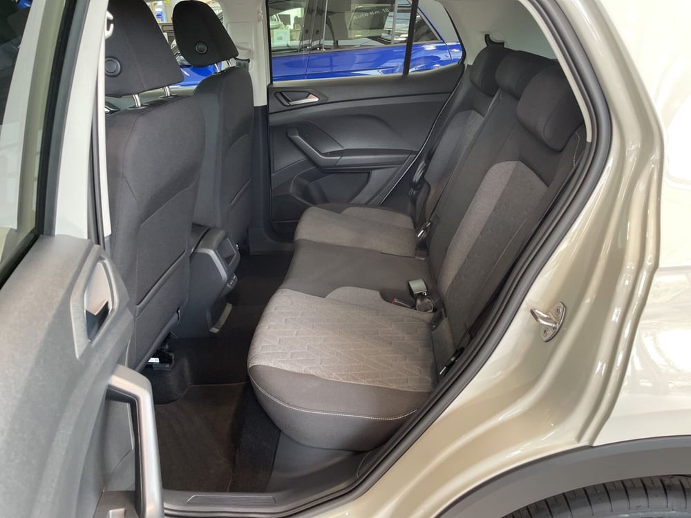 Volkswagen T-Cross nuova a Varese (7)
