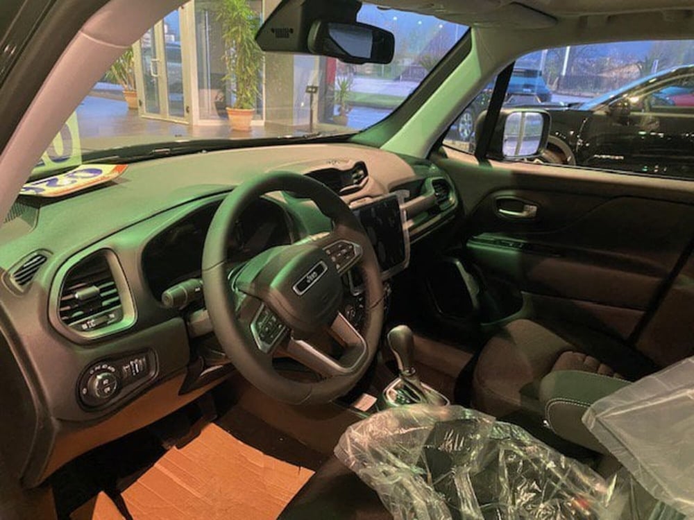 Jeep Renegade nuova a Benevento (16)