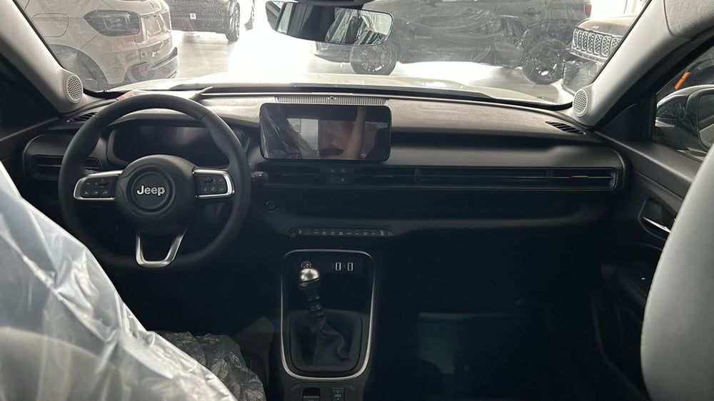 Jeep Avenger nuova a Benevento (14)