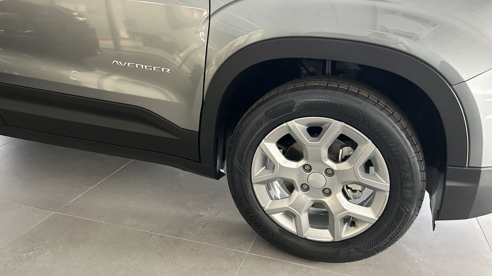 Jeep Avenger nuova a Benevento (3)