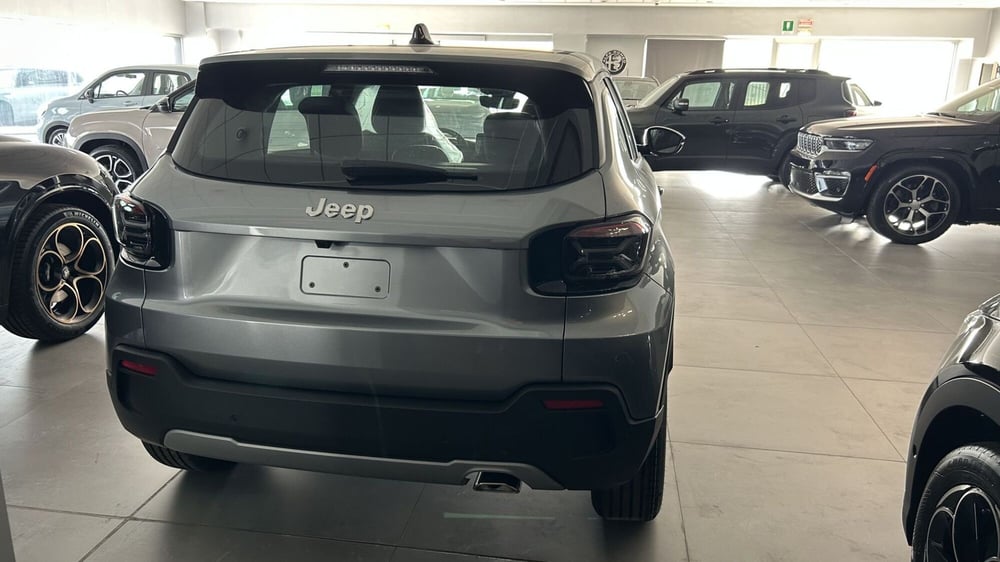 Jeep Avenger nuova a Benevento (4)