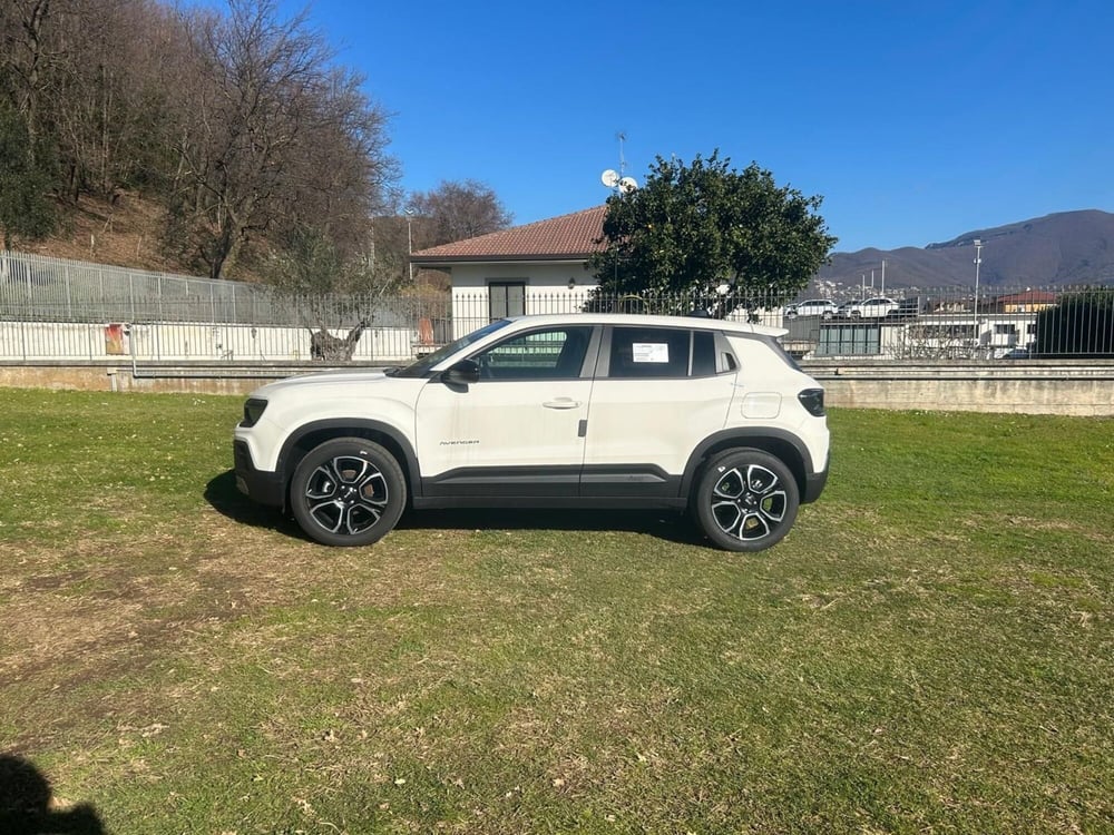Jeep Avenger nuova a Salerno (10)