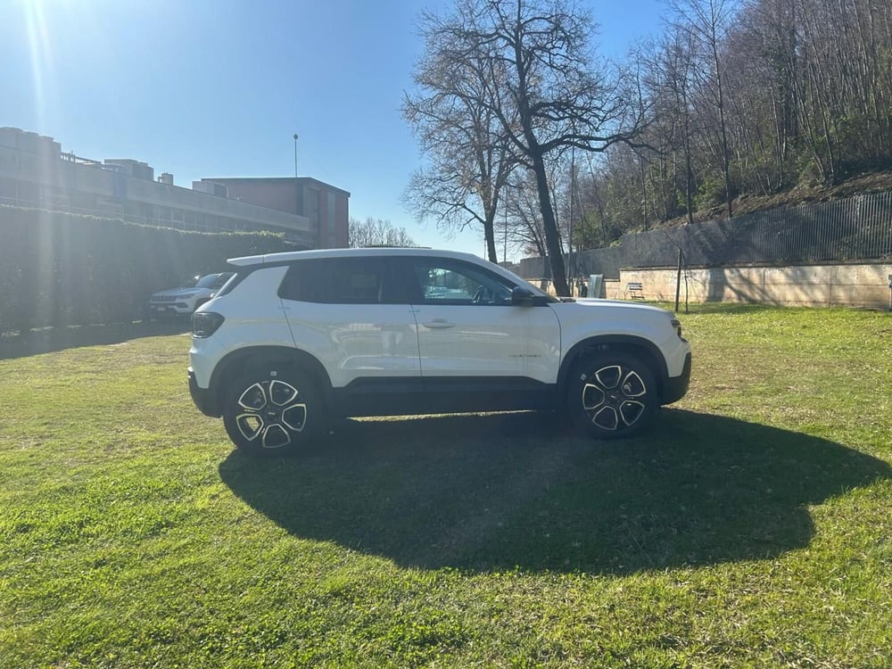 Jeep Avenger nuova a Salerno (11)