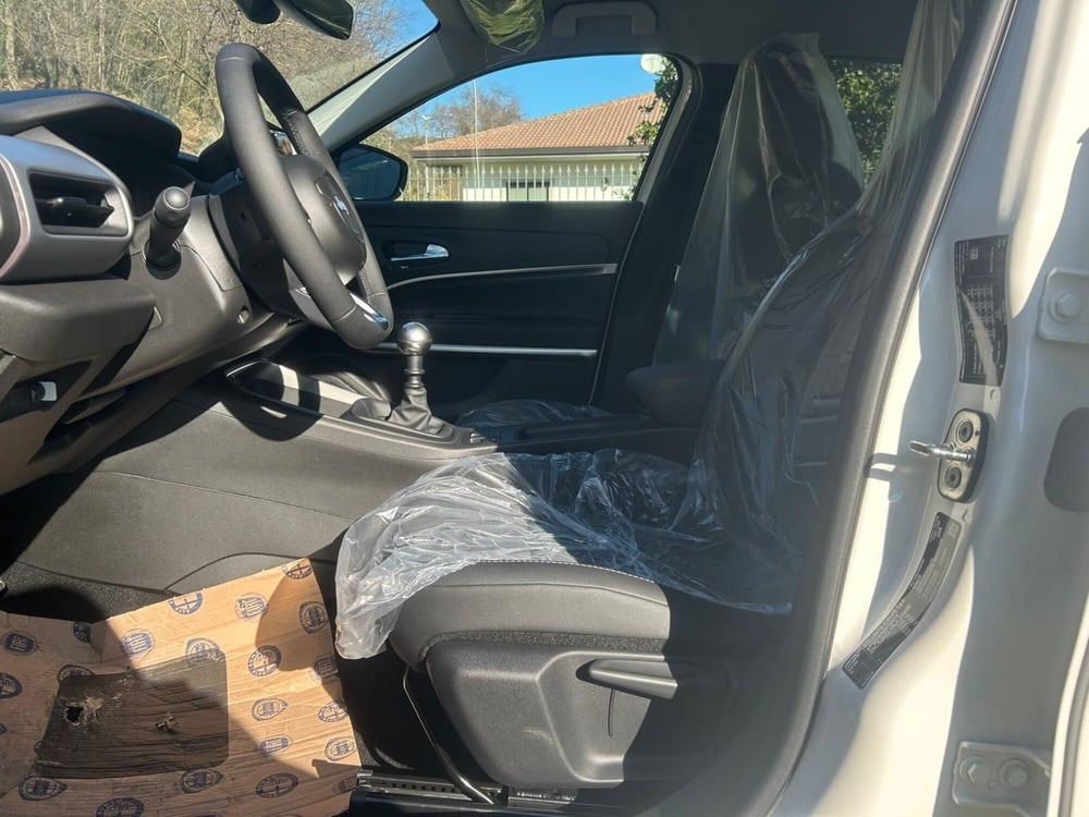 Jeep Avenger nuova a Salerno (6)