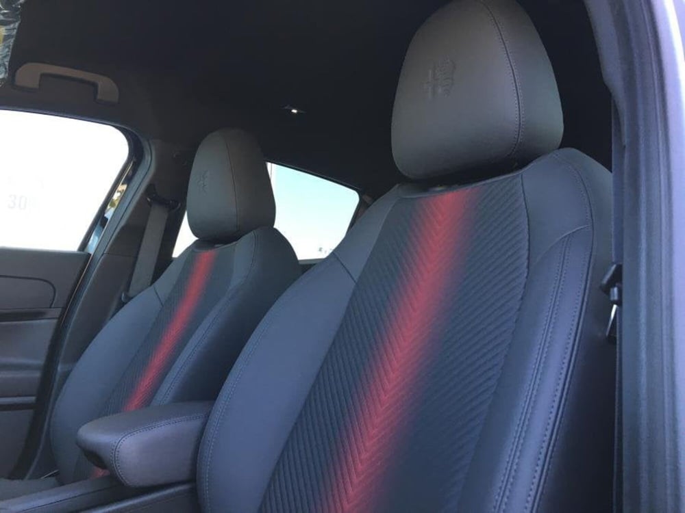 Alfa Romeo Junior nuova a Cuneo (11)