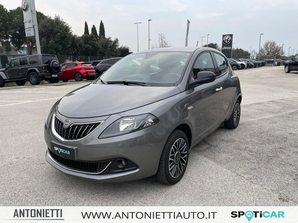Lancia Ypsilon usata a Ancona